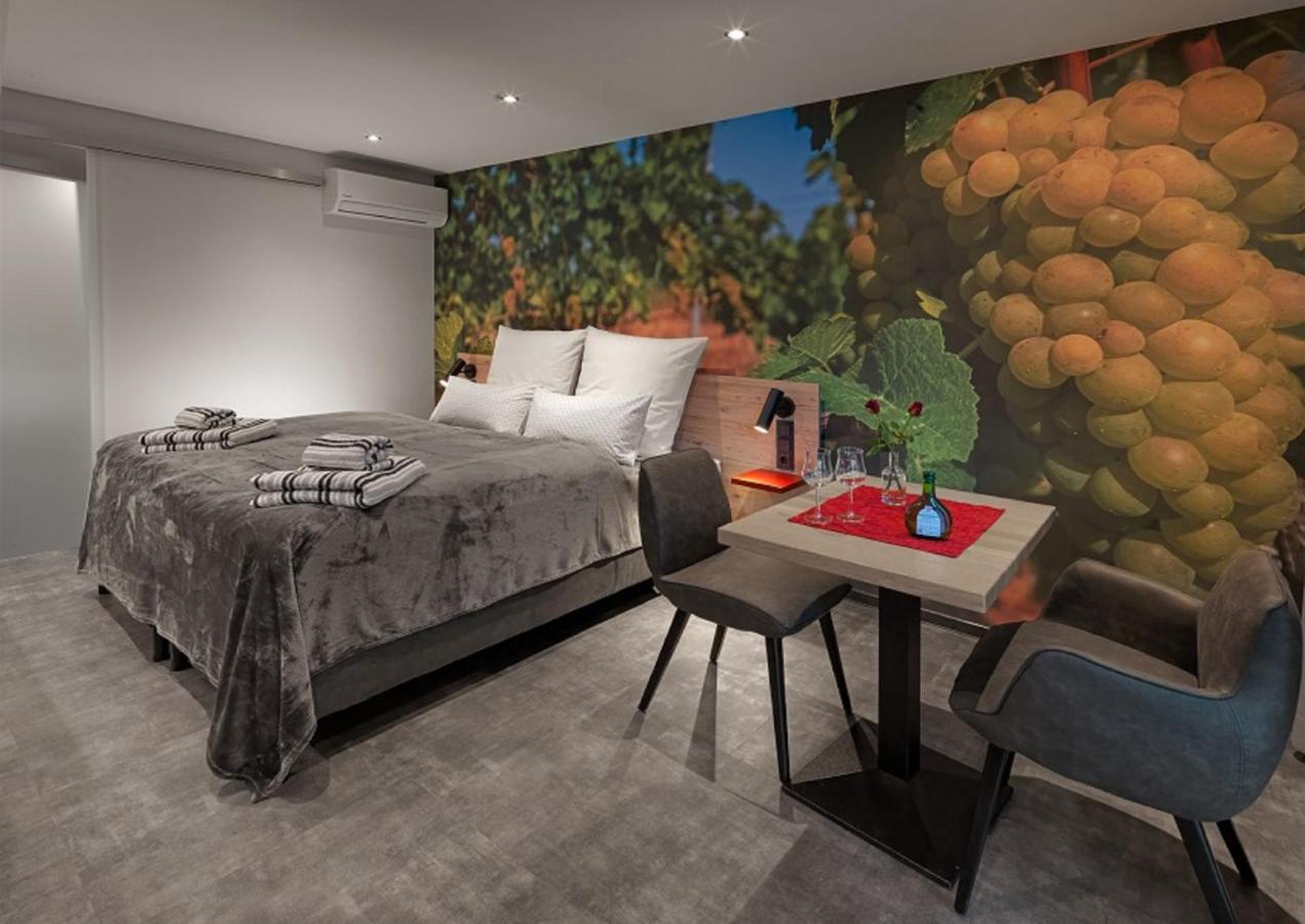 Weinmotel Simon 1 A 阿尔岑瑙·因·尤特弗兰恩 外观 照片