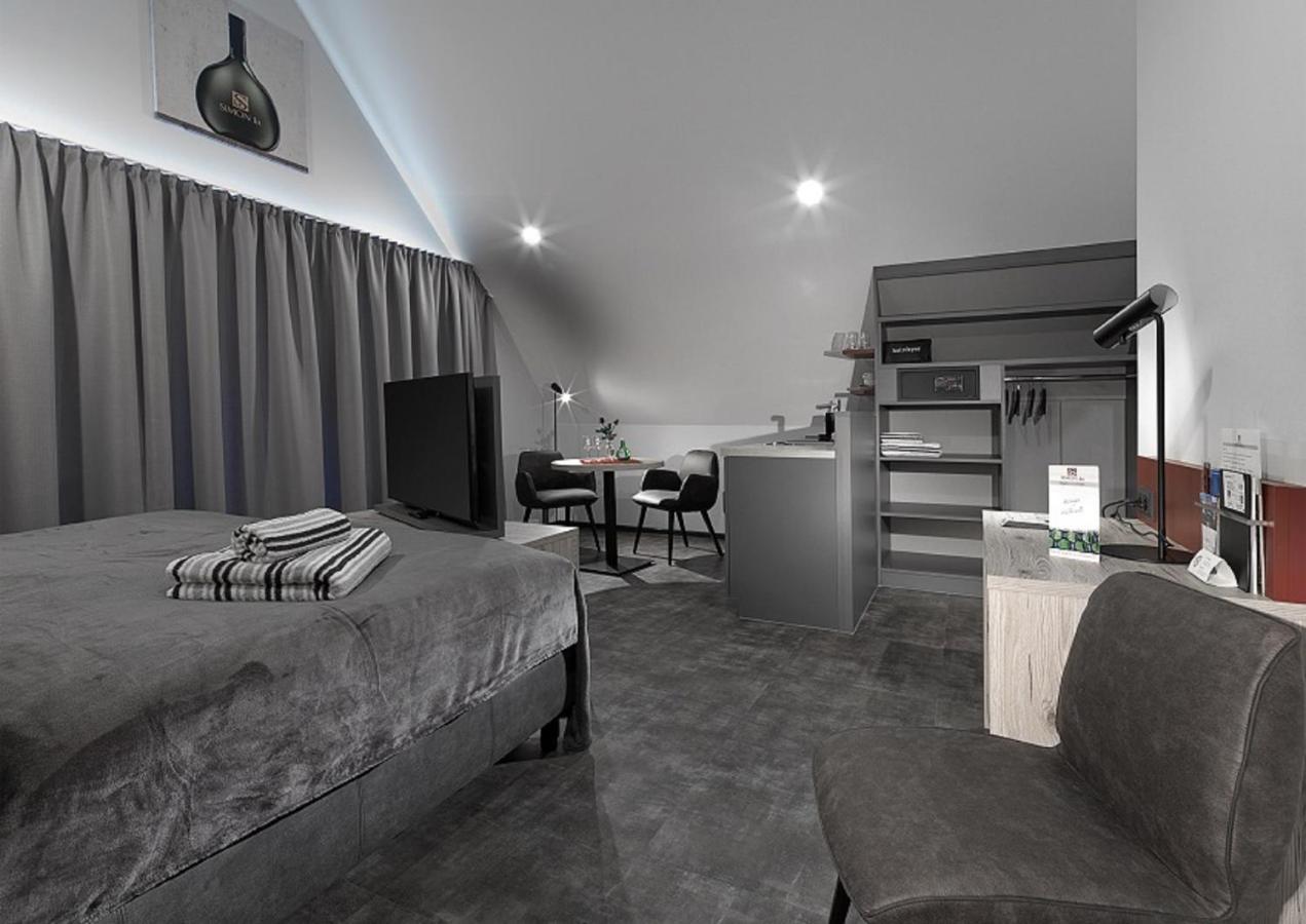 Weinmotel Simon 1 A 阿尔岑瑙·因·尤特弗兰恩 外观 照片